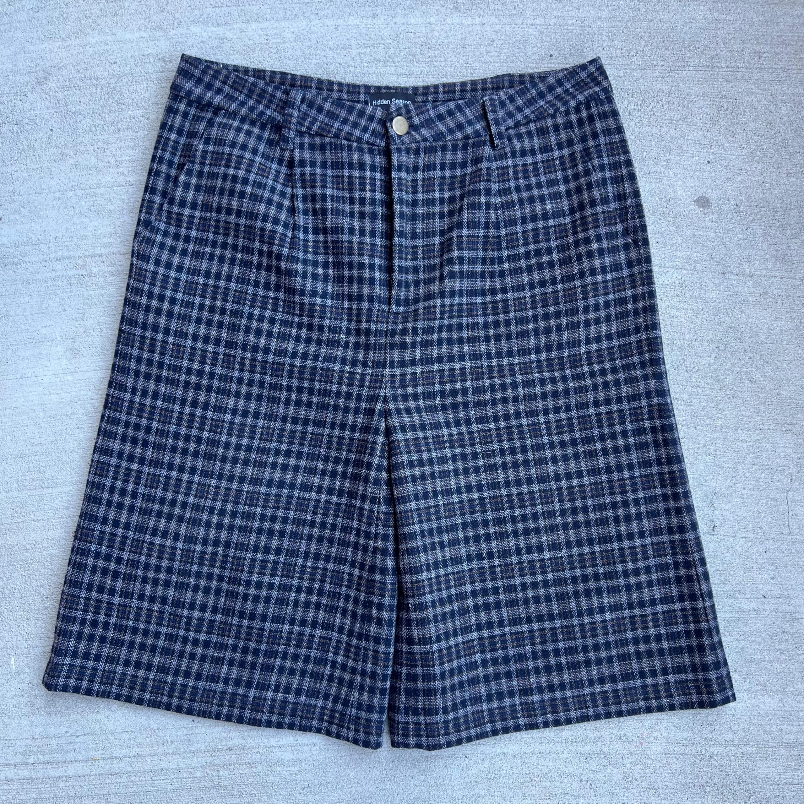 Hidden Season Black Plaid Shorts
